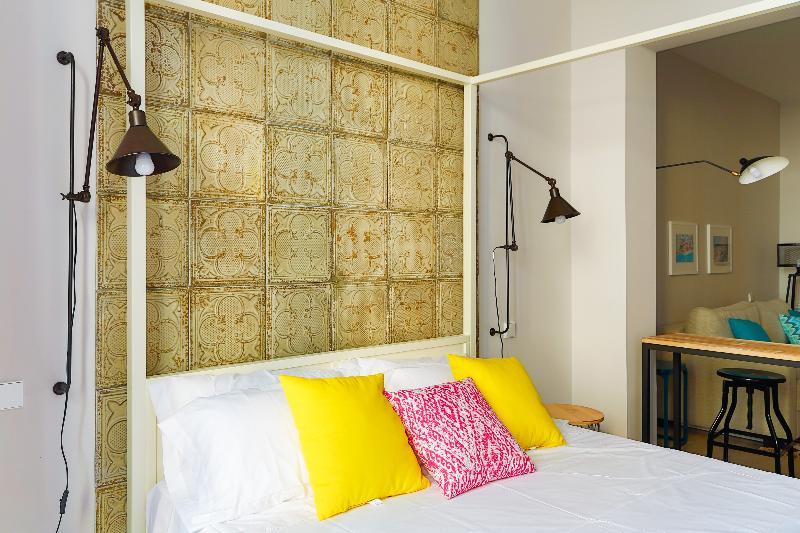 Urban Vida La Latina Apartment Madrid Exterior photo
